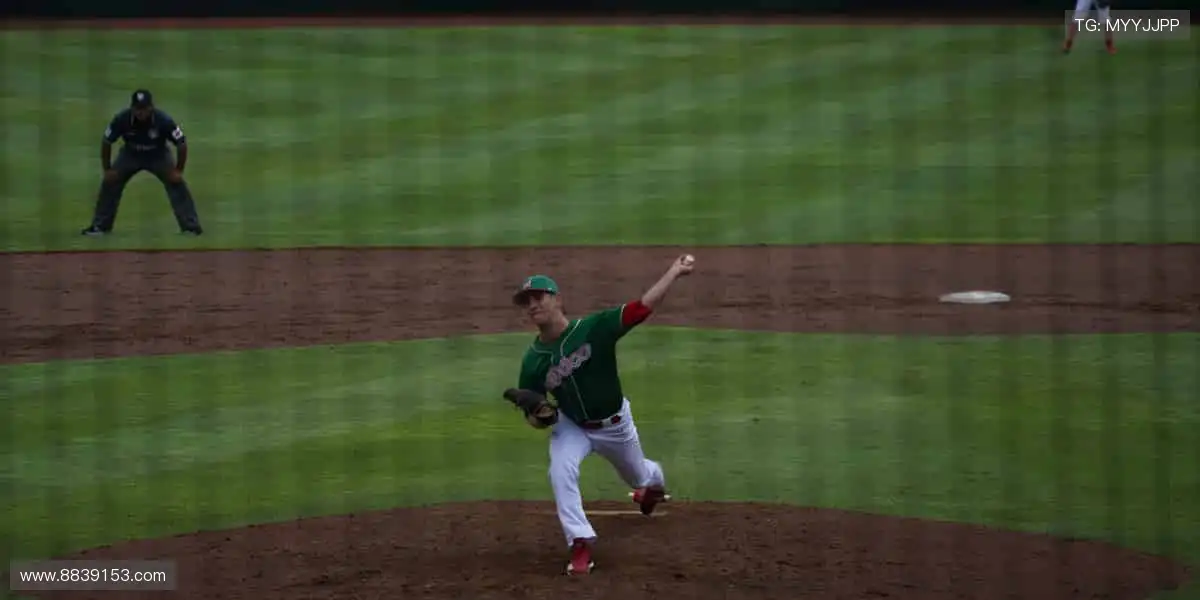 「全球赛事同步直播,超清画质 + 实时解说,让你身临其境!📺一键开启,激情无限!」